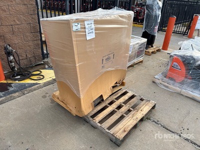 PowerTrain PT-14G30TRKE-V2 18.5 cfm 30 gal コンプレッサー (Unused)