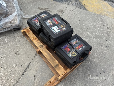 Quantity of (4) 1 Gauge 25 ft Heavy Duty Booster Cable Divers - Magasin, entrepôt, consommateur