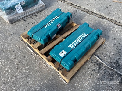 Quantity of (2) Makita HM1307CB 35lb Démolisseur
