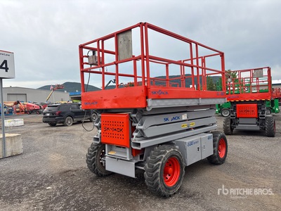 2001 Skyjack SJ-7027 4x4 Dual Fuel Scissor Lift