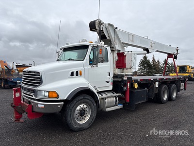 2006 Elliot 32105 Straight Boom on 2006 Sterling LT9500 6x4 Camion à flèche