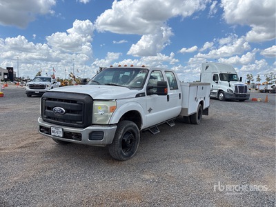 2011 Ford F-350 XL 4x4 Crew Cab Camión Utilitario