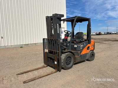 2019 Doosan D30S7 5300 lb Cushion Tire Carretilla Elevadora