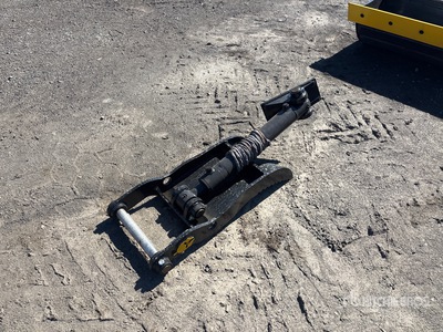 Dynamic Entities 35CL Excavator Thumb - Fits 40 mm Cat 303, 303.5, 304 Case, New Holland, Kobelco SK35 Deere/Hitachi 35D/G