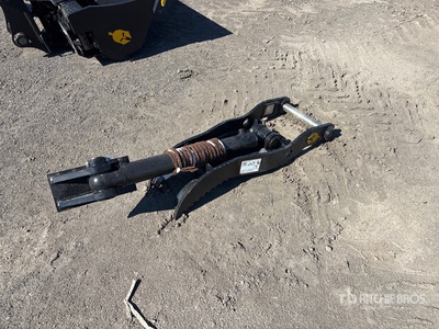 Dynamic Entities 50CL Excavator Thumb - Fits 45 mm Cat 305, 305.5 Komatsu PC45/50/55 Hyundai R55, Hitachi/Deere 50D/G Case, New Holland, Kobelco SK50 Bobcat E50/341/337