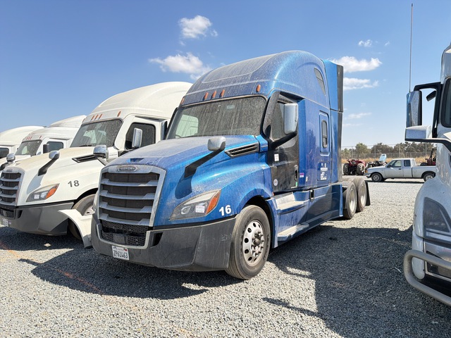 2022 Freightliner Cascadia 126 6x4 T/A Sleeper Truck Tractor