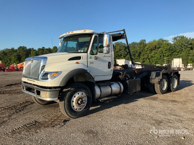 2004 International 7600 Rollback Truck