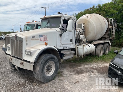 2005 Kenworth 357 8x4 Mixer Truck