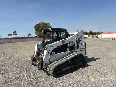 Bobcat T66 Two-Speed を見 Compact Track Loader