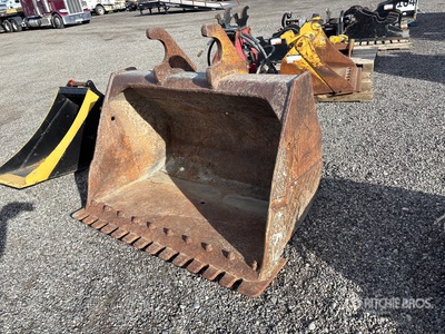 57 in Cleanup Excavator Bucket - Fits 150 Series