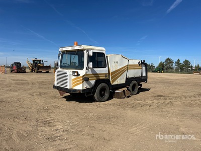 Sweeprite SR2200 Sweeper Truck