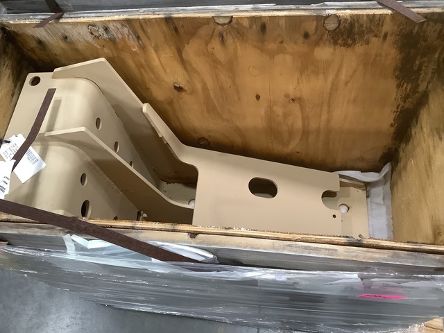 (2) Oshkosh 4027024 Vehicular Components Brackets