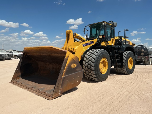 Komatsu WA500 Wheel Loader