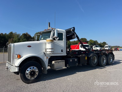 2013 Peterbilt 367 8x4 Autocarro scarrabile