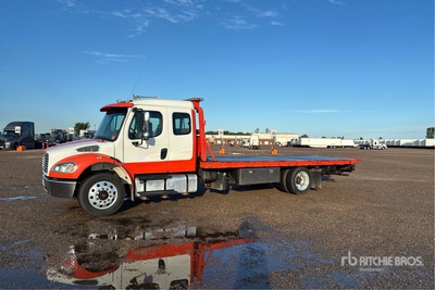 2015 Freightliner M2 106 4x2 Extended Cab Rollback Truck
