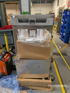 DOUBLE-BARREL FROSTY MACHINE