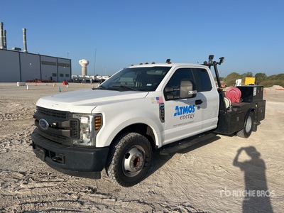 2018 Ford F-350 4x2 Extended Cab Flatbed Truck