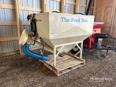 Ray's Custom Fabricating GP20 68 in x 49 in 40 bu Feed Box