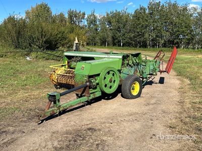 John Deere 346 Square Baler