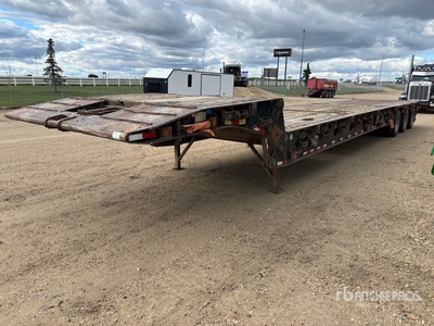 2012 Doepker 52 ft Tri/A Folding Neck Trailer