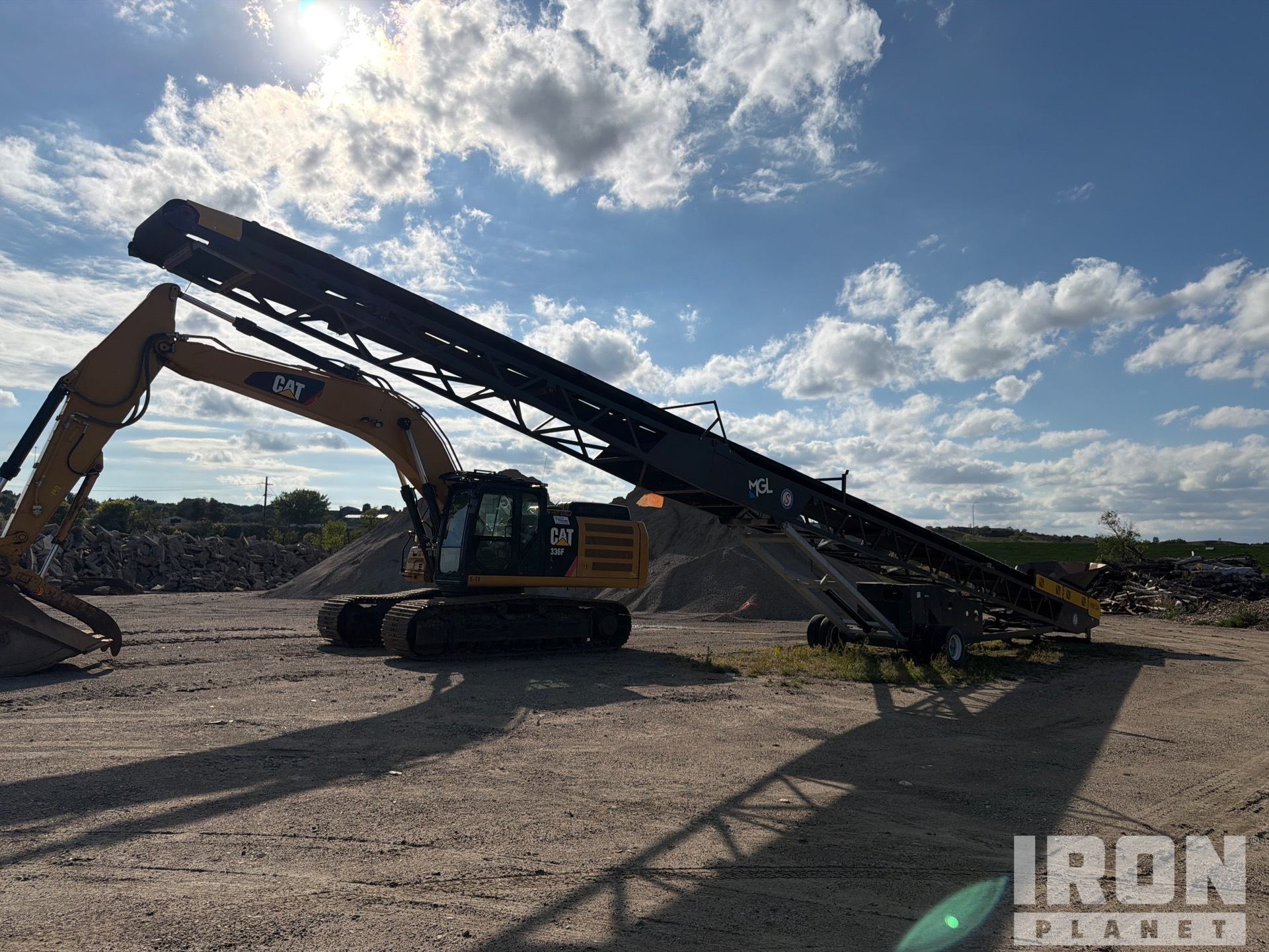 2023 MGL 836X 36 in x 80 ft Portable Radial Stacking Conveyor