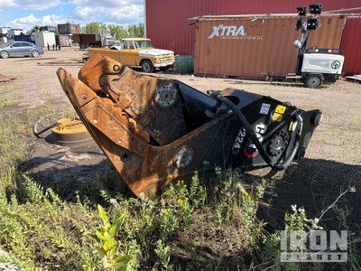 Cat P224 Demolition Pulverizer