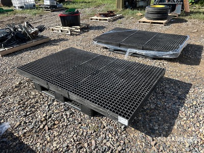 Quantity of (8) 123220 6.5 ft x 4 ft x 1 in Molded Grating (Unused)