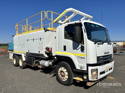 2019 Isuzu FVZ 260-300 6x4 燃料および潤滑油トラック