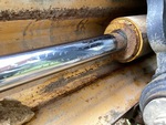 Hydraulics with Blade Side Shift Cylinders