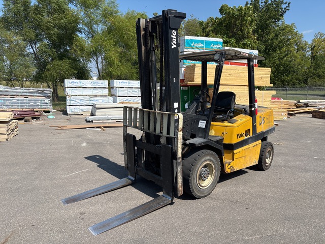 2005 Yale GDP100MJNPBV110 9600 lb Pneumatic Tire Forklift