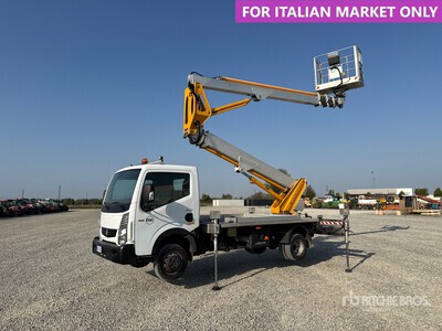 2014 Multitel Pagliero MX 250 25 m on 2014 Renault Maxity 140DXi Bucket Truck