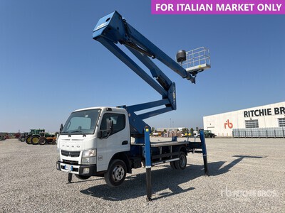 Socage DA 328 28 m on 2016 Mitsubishi Fuso 4x2 Bucket Truck