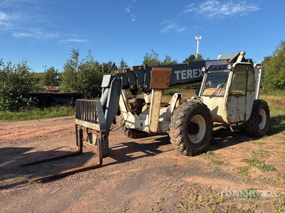 2002 Terex TH1056C Telehandler