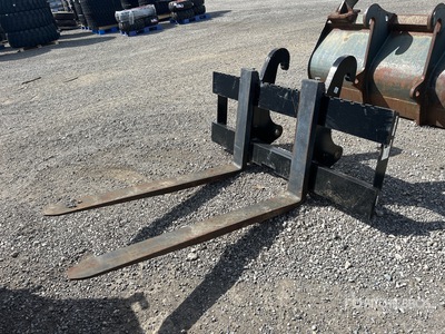 Cat 420F IT 54 in Backhoe Forks (Unused)