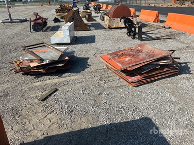 Quantity of (2) Pallets of Senales de carretera
