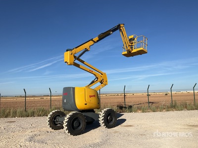 2007 Haulotte HA16PXNT 4WD Diesel Articulating Boom Lift