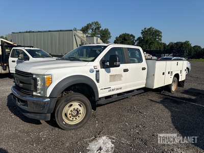 2017 Ford F550 XL 4x4 Crew Cab Utility Truck (Inoperable)