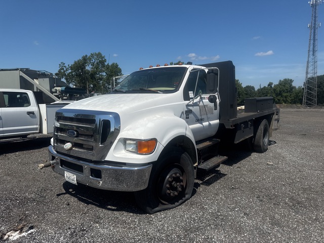 2005 Ford F-750 4x2 Water Truck 2005 Ford F-750 4x2 Water Truck