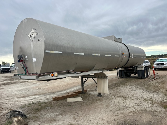 2004 Polar 7500 gal T/A Tanker Trailer
