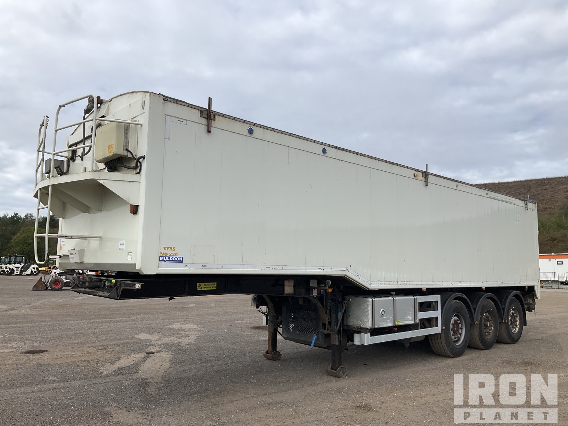2016 Muldoon Tri/A Feed Trailer