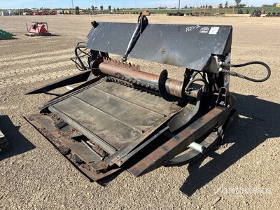1998 MacDon Industries  871 56 in Header Adapter