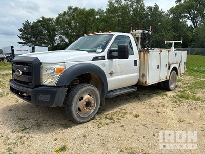 2015 Ford F-450 XL 4x2 Utility Truck