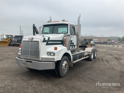 2007 Western Star 4900 6x4 Heavy Haul Ciągnik siodłowy T/A z kabiną dzienną