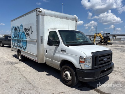 2018 Ford E-350 Van Truck