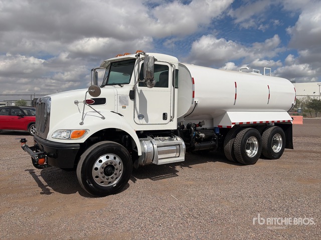 2017 Peterbilt 382 4000 gal 6x4 Water Truck