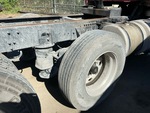 Underbody with Non-Driven Drop Axle (1)