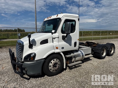 2019 Freightliner Cascadia 113 6x4 Cabeza Tractora Cabina Corta