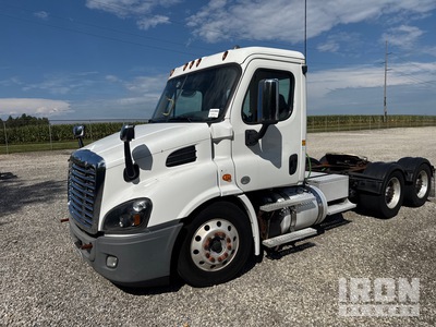 2018 Freightliner Cascadia 113 6x4 Cabeza Tractora Cabina Corta