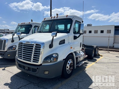 2018 Freightliner Cascadia 113 6x4 Cabeza Tractora Cabina Corta