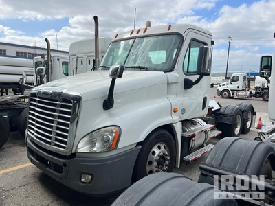 2015 Freightliner Cascadia 125 6x4 Cabeza Tractora Cabina Corta